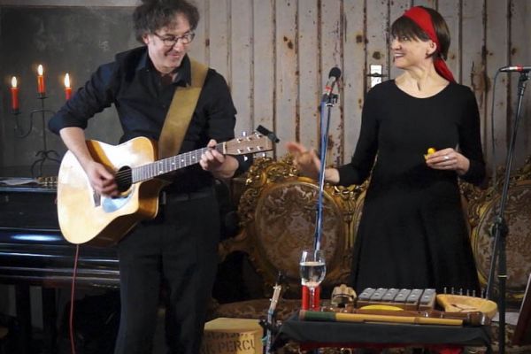 Musique in Aspik im N8stallung Livingroom